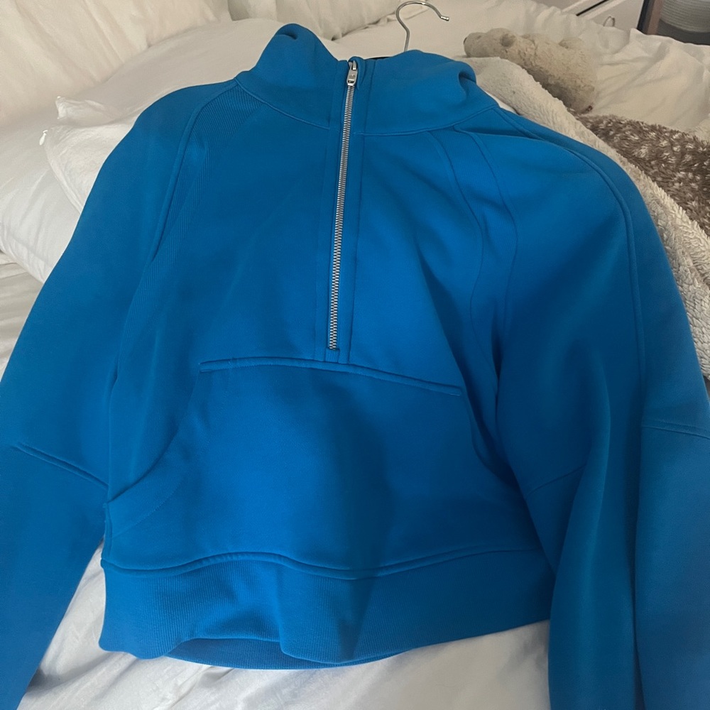 Lululemon Scuba with hood